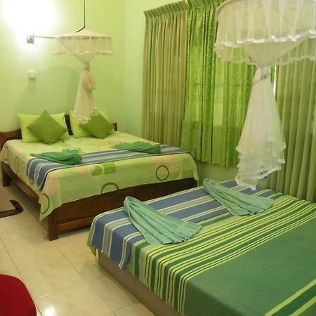 Henderson Airport Residence Negombo Exterior foto