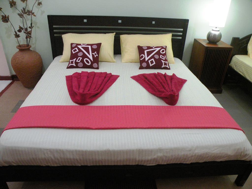 Henderson Airport Residence Negombo Cameră foto