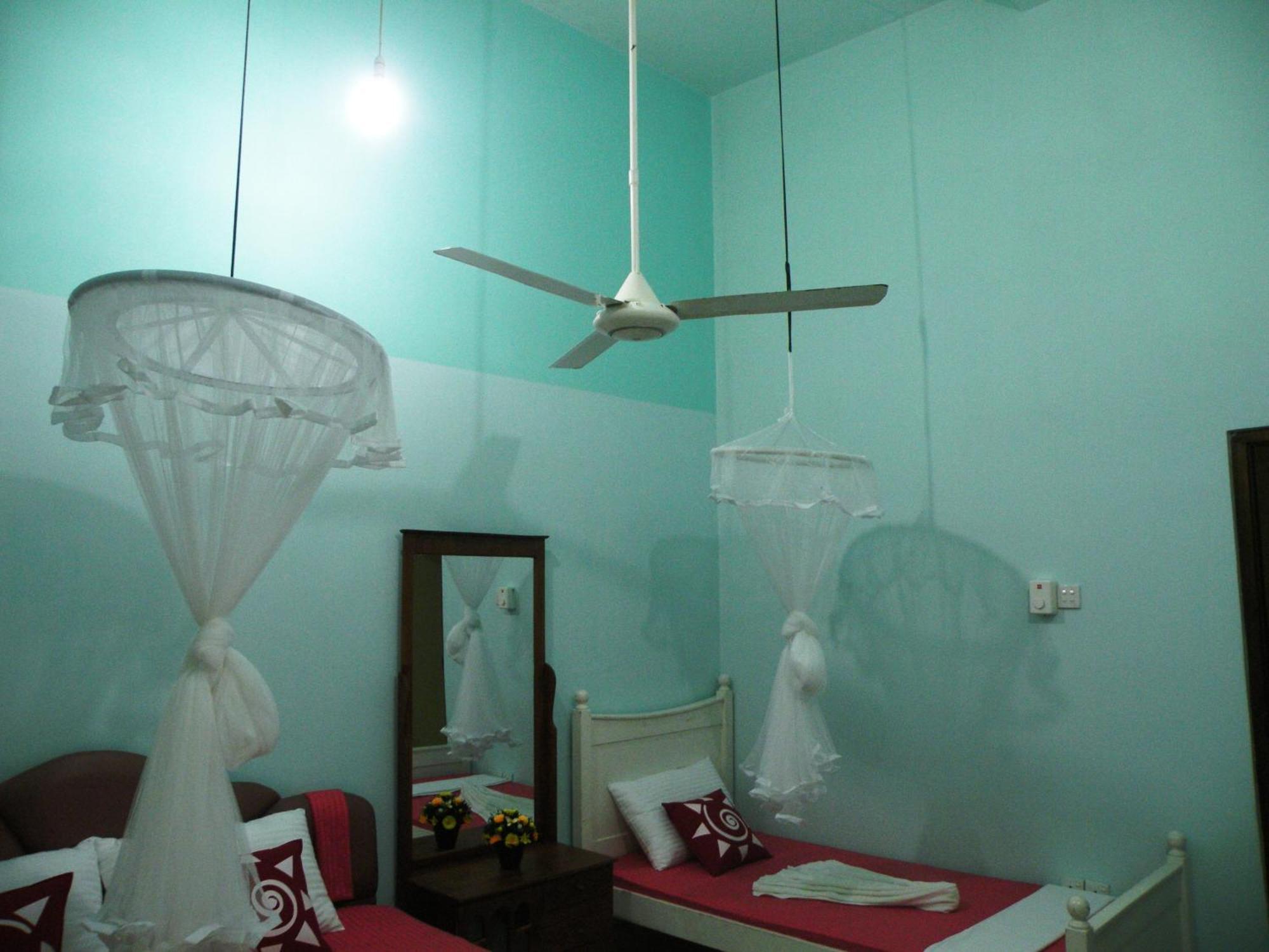 Henderson Airport Residence Negombo Cameră foto