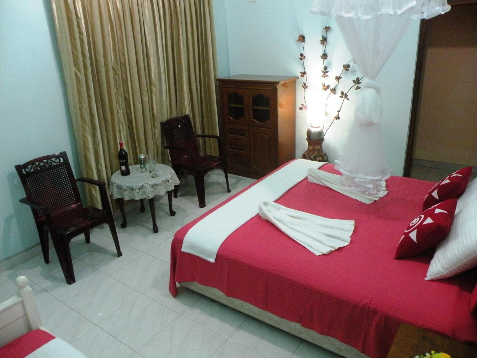 Henderson Airport Residence Negombo Cameră foto