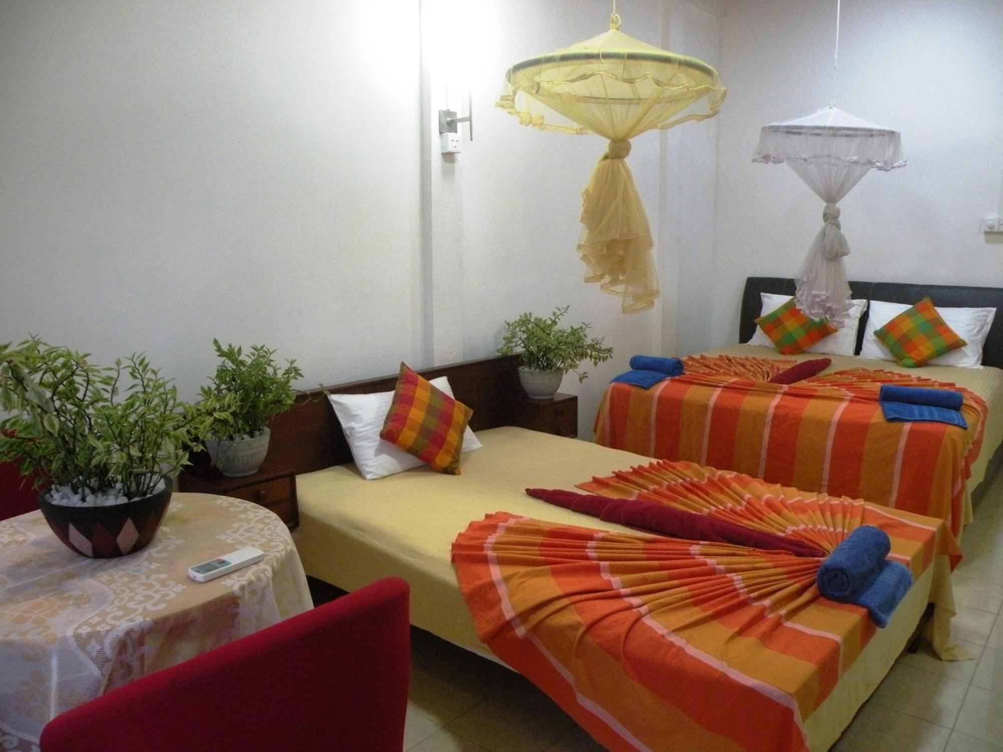Henderson Airport Residence Negombo Cameră foto