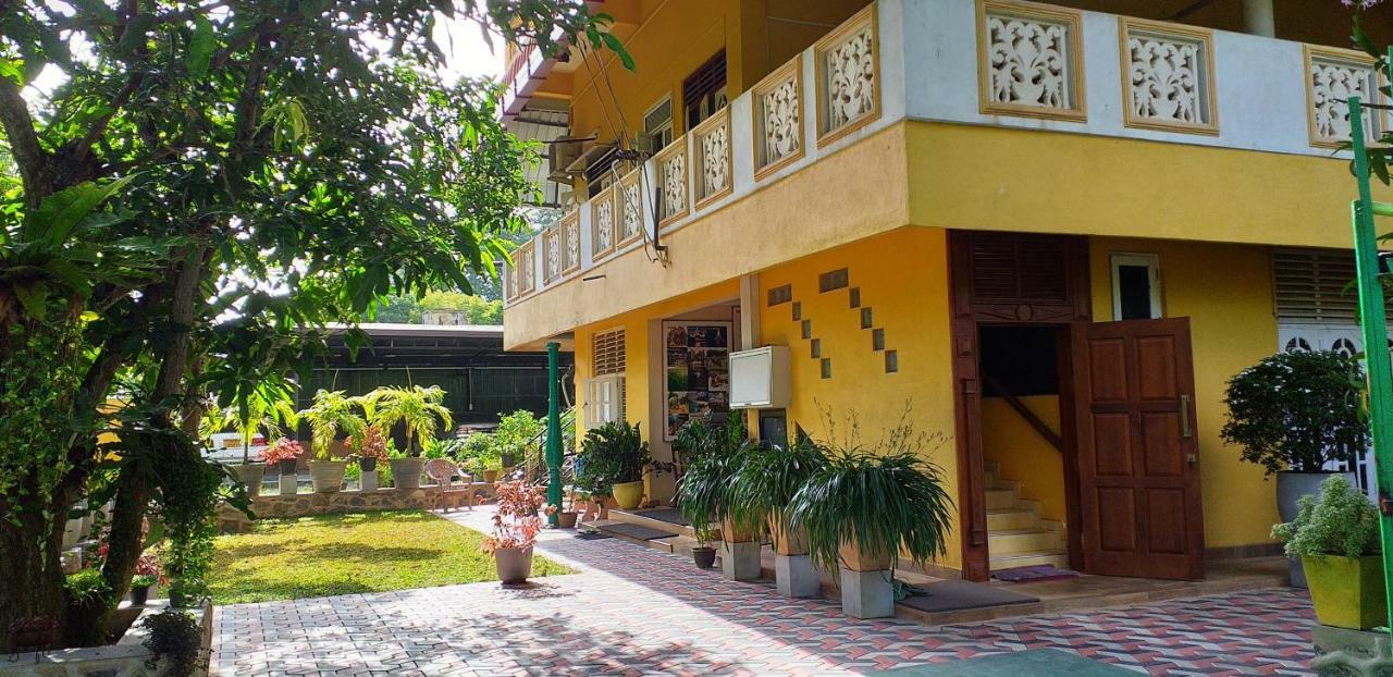 Henderson Airport Residence Negombo Exterior foto